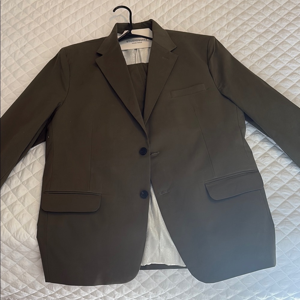 Green Classic Single-Breasted Suit